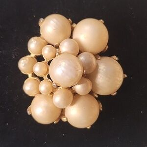 Vintage Vogue Jewelry Faux Pearl Cluster Brooch Gold Tone Signed Mid Century Pin